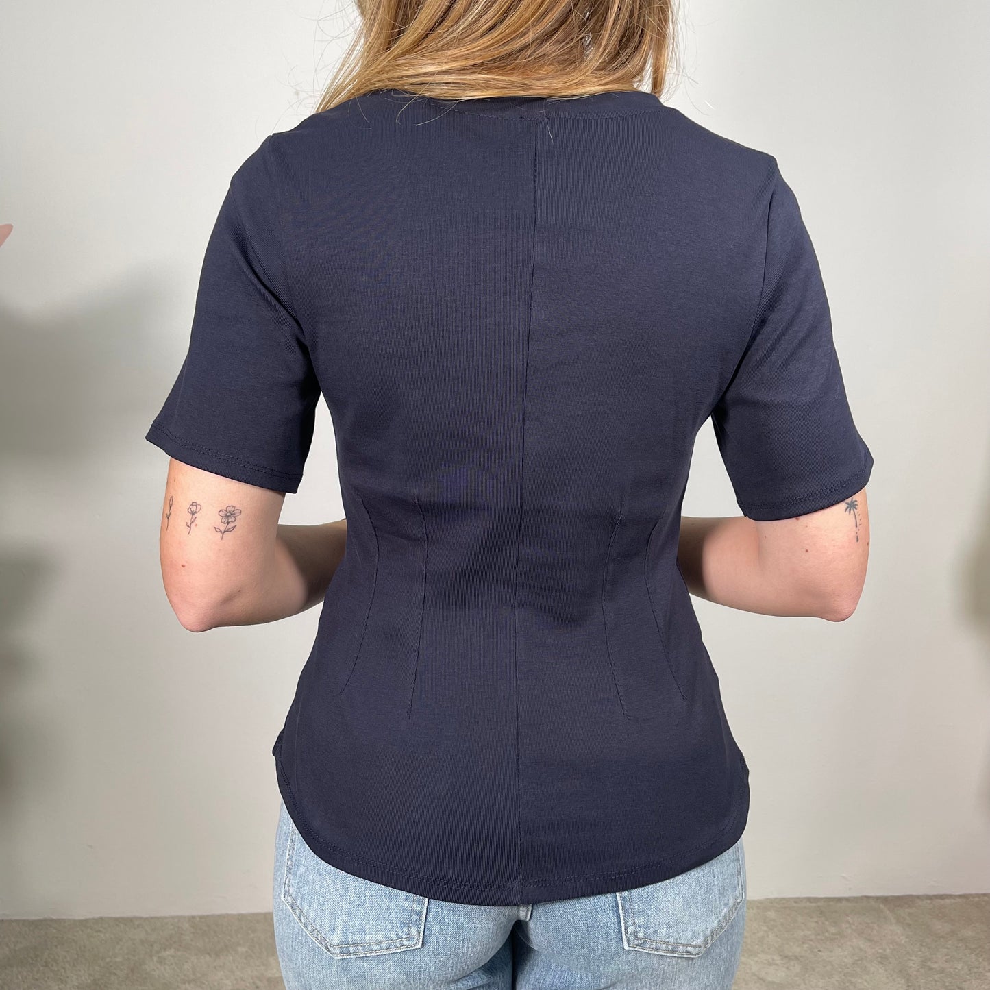 T-shirt sfiancata