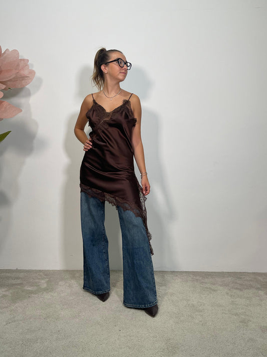 Vestito asimmetrico in pizzo